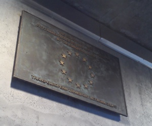 station-plaque