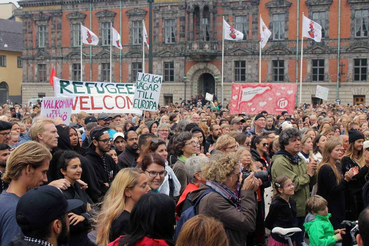 “Refugees Welcome”: Protest on Stortorget